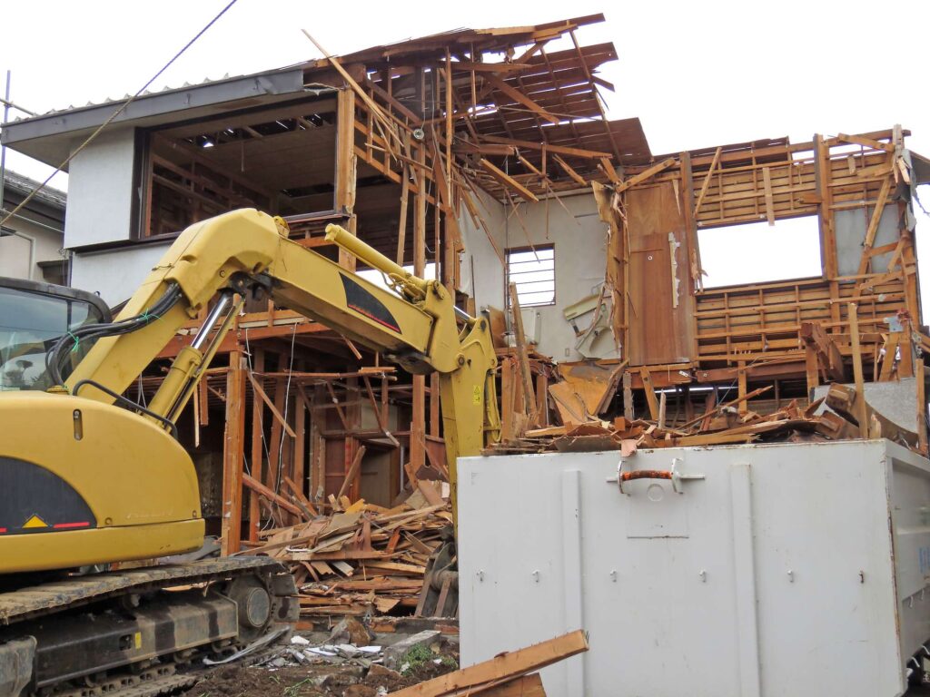実家の建て替えが本当にベストなのか|リフォームとの違い