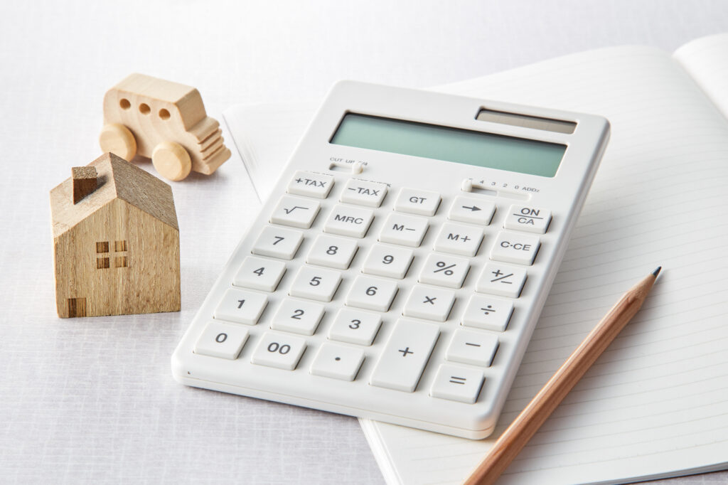 住宅ローンの返済額や家計負担を計算して検討