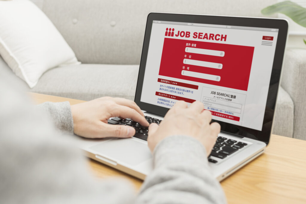 ノートPCで移住先の仕事を検索