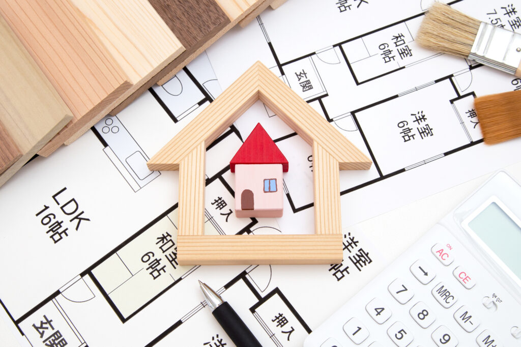 二世帯住宅の間取り図と費用計画のイメージ